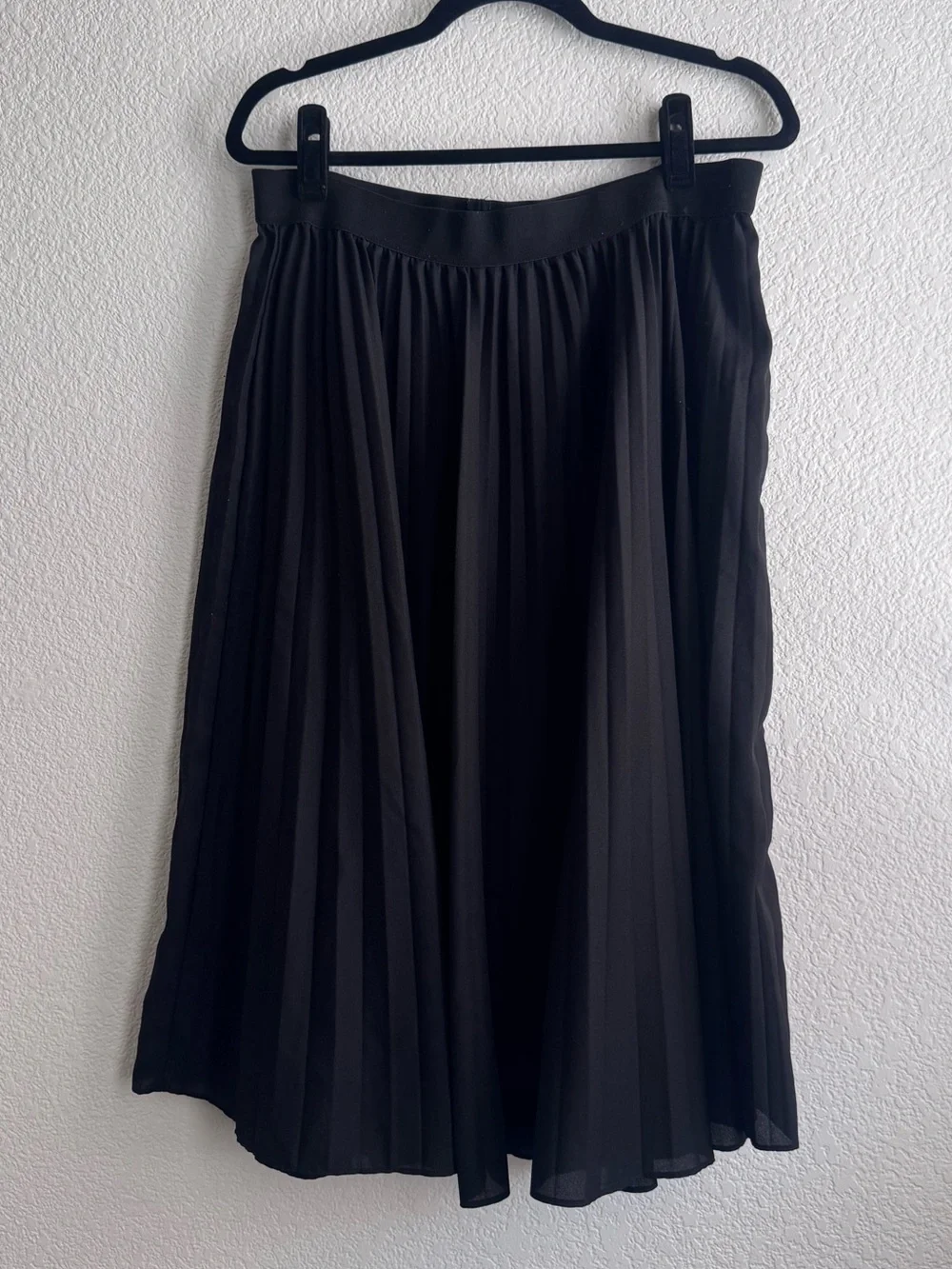 Kate Kasin Classic Black Pleated Midi Skirt | XL